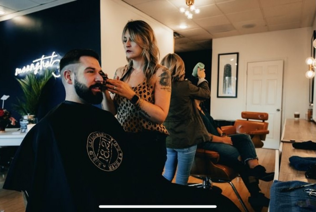 salon equipment in california, salon furniture in california, barber chairs, salon chairs in california